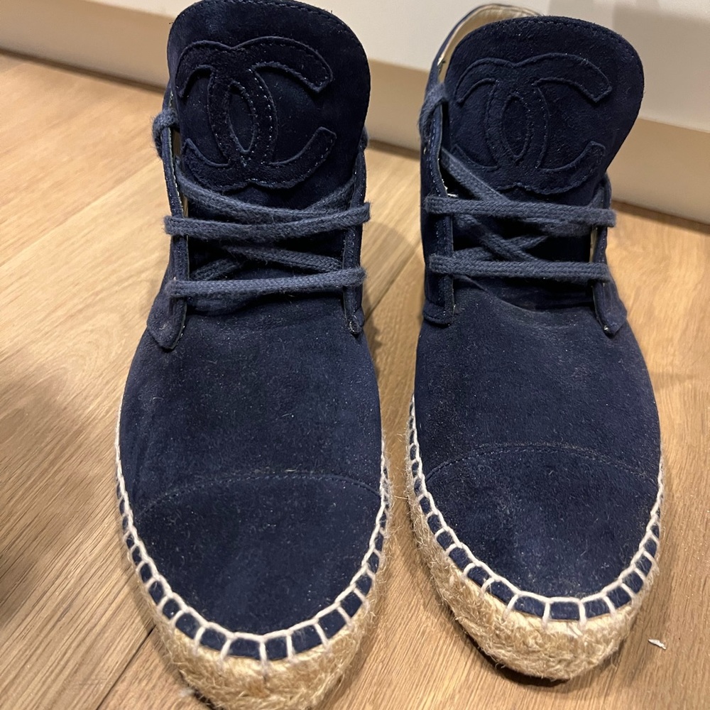 CHANEL Espadrille high tops
